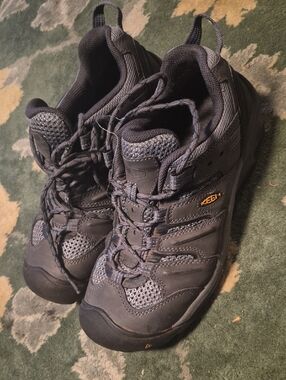 Keen Men's Charcoal Gray Trail Sneakers